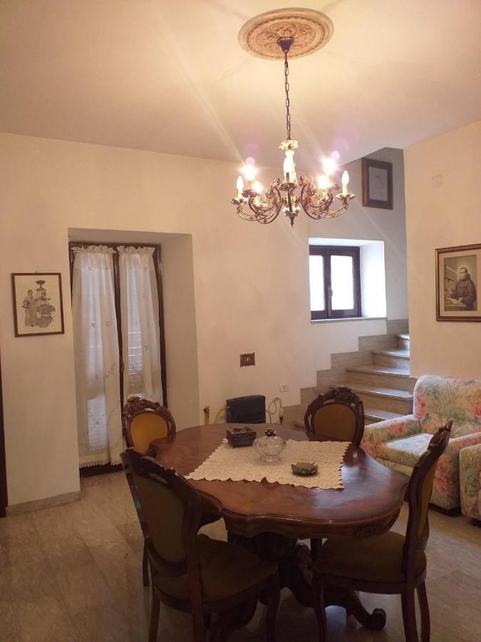 شقة La Casa Di Lina Sezze المظهر الخارجي الصورة